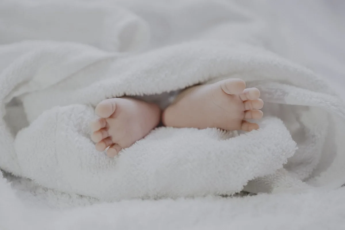 Il massaggio infantile: benessere e legame nei primi mesi